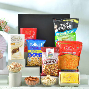 Read more about the article Lindt Indulgence and Savory Snack Hamper