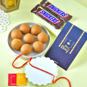 Read more about the article Bhaidooj Kalava With Laddu And Snickers