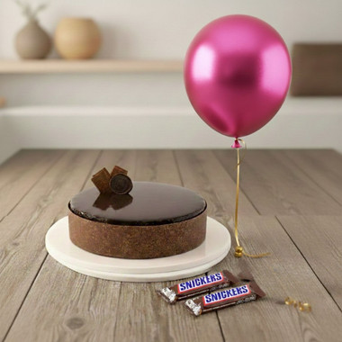 You are currently viewing Belgian Double Chocolate Mud Cake with Snickers & Balloon