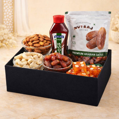 Read more about the article Shahi Karachi Sweets and Dry Fruits Hamper
