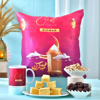 Read more about the article Elegant Personalized “Eid Mubarak” Hamper With Sweets & Nuts