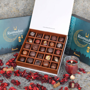 Read more about the article Sweecho Ramadan Kareem Chocolate Box – 25 Pcs Assorted Milk Chocolates Gift