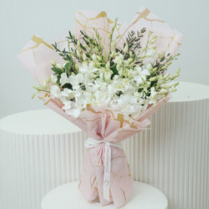 Read more about the article Buy 15 White Orchid Bouquet Online