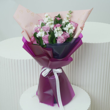 You are currently viewing Purple Roses & White Matthiola Bouquet Online UAE