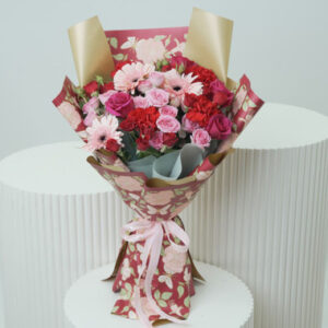 Read more about the article Pink & Red Roses Mixed Bouquet Online UAE