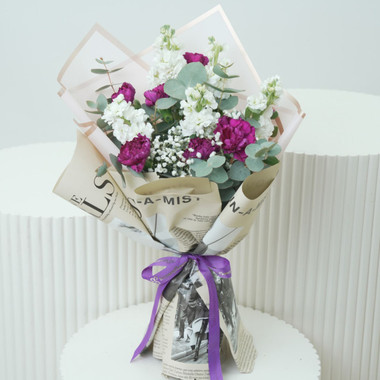 You are currently viewing Blushing Pink & Purple Flower Bouquet | Matthiola & Carnations