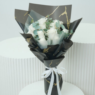 You are currently viewing 11 White Roses Bouquet with Elegant Wrapping