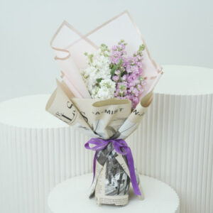 Read more about the article 10 Pink & White Matthiola Bouquet | Elegant Flower Gift