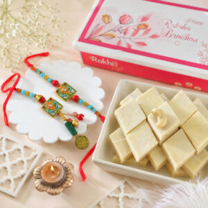 Read more about the article Exquisite Bhaiya Bhabhi Rakhi With Motichoor Laddoo